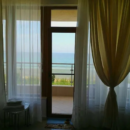 Albatros Private 아파트 프리모르스코