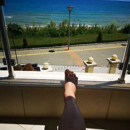 Albatros Private 아파트 프리모르스코