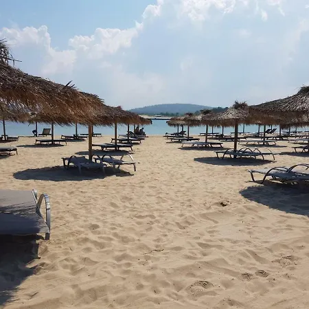 Albatros Private Апартамент *