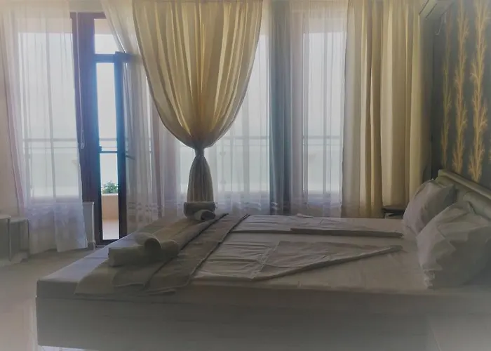 Albatros Private Приморско