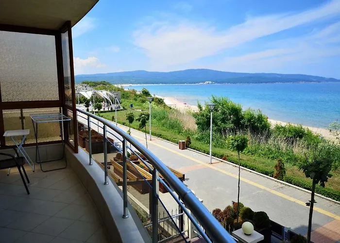 Апартаменты Albatros Private Приморско